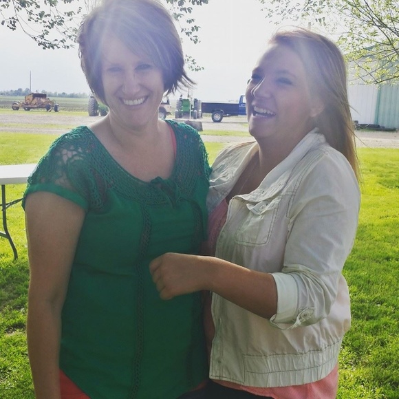 Kelly green blouse - Picture 6 of 6